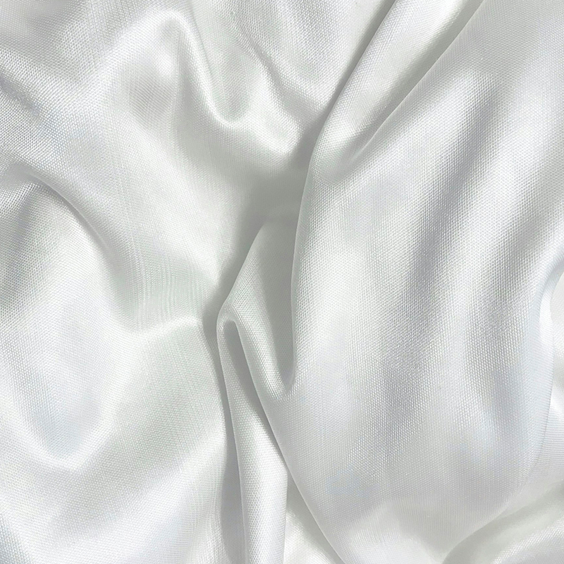 Set peralatan tempat tidur satin